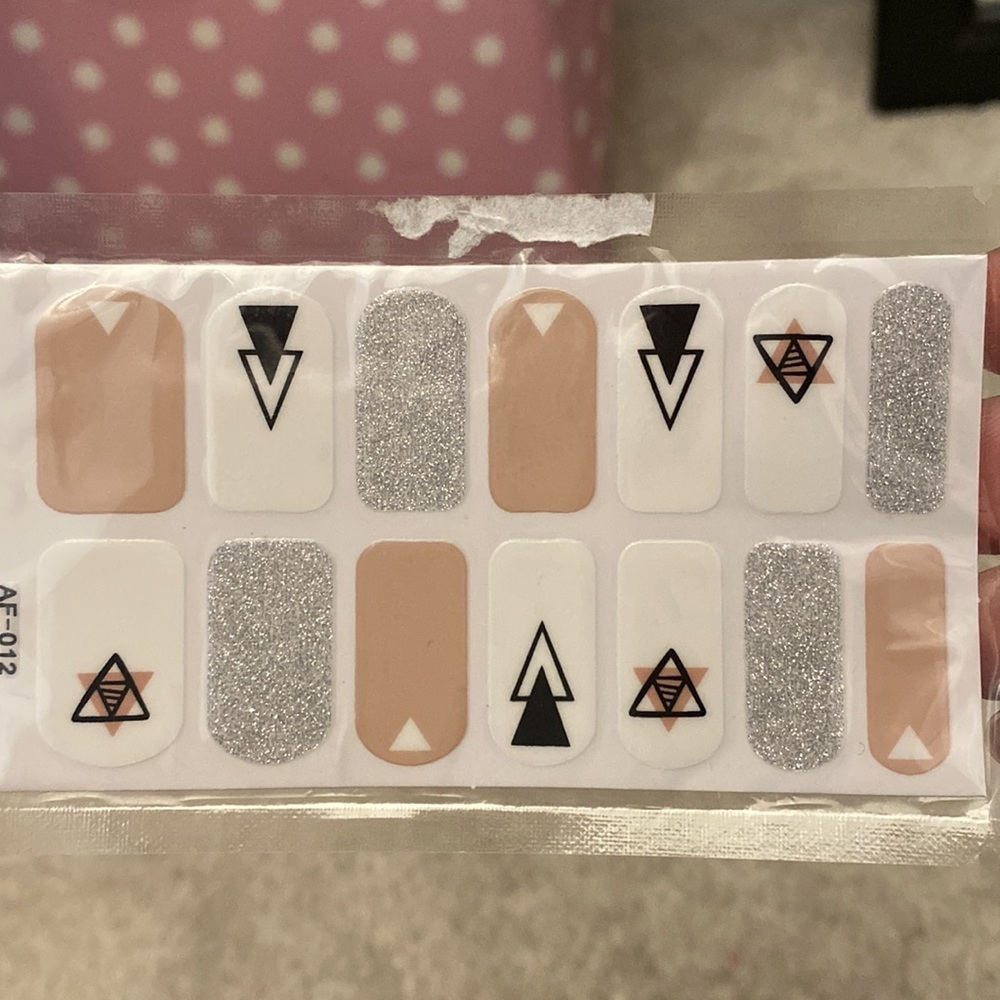 NWT Blush, Silver, Black Nail Wraps - Picture 2 of 2